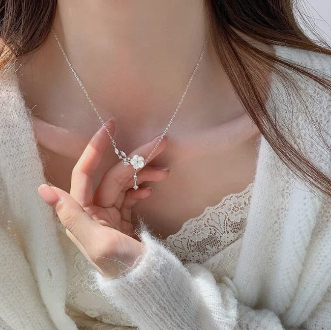 1 Piece Elegant Camellia Flower Tassel Necklace for Women - Luxury Pearl Pendant Chain with Gold-Plated Floral Charm | Korean Fashion Jewelry By Choice Group