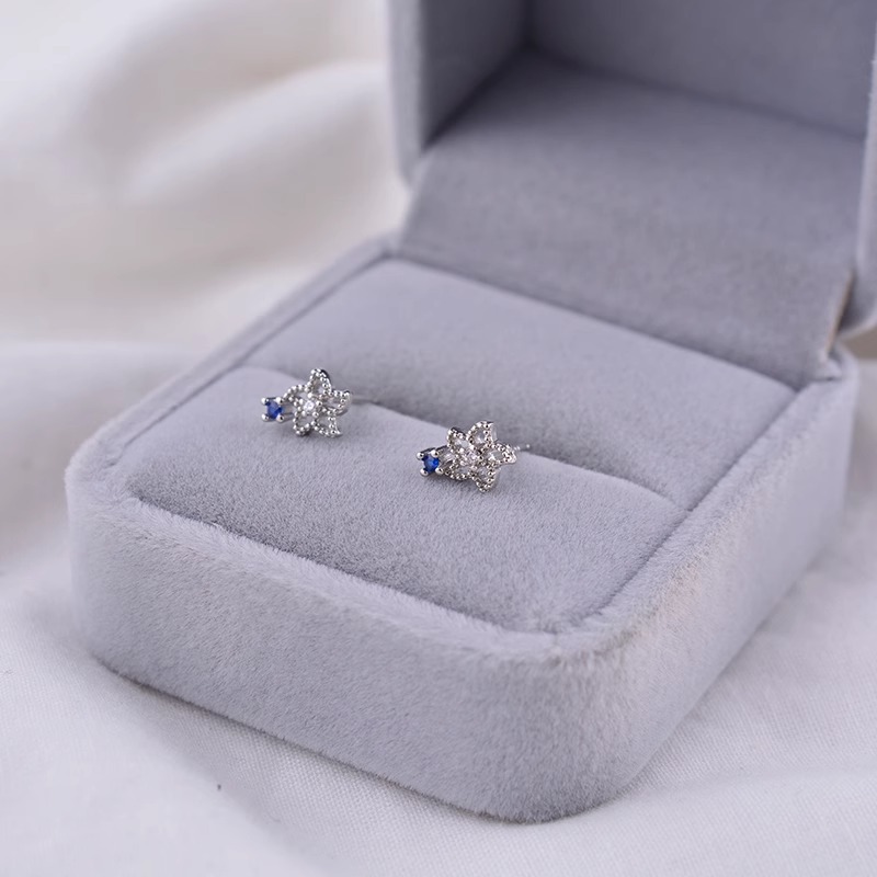 【New arrivals】925 Silver Needle Flower Star Stud Retro High-grade Light Luxury Elegant Earrings Blue Small Diamond Niche