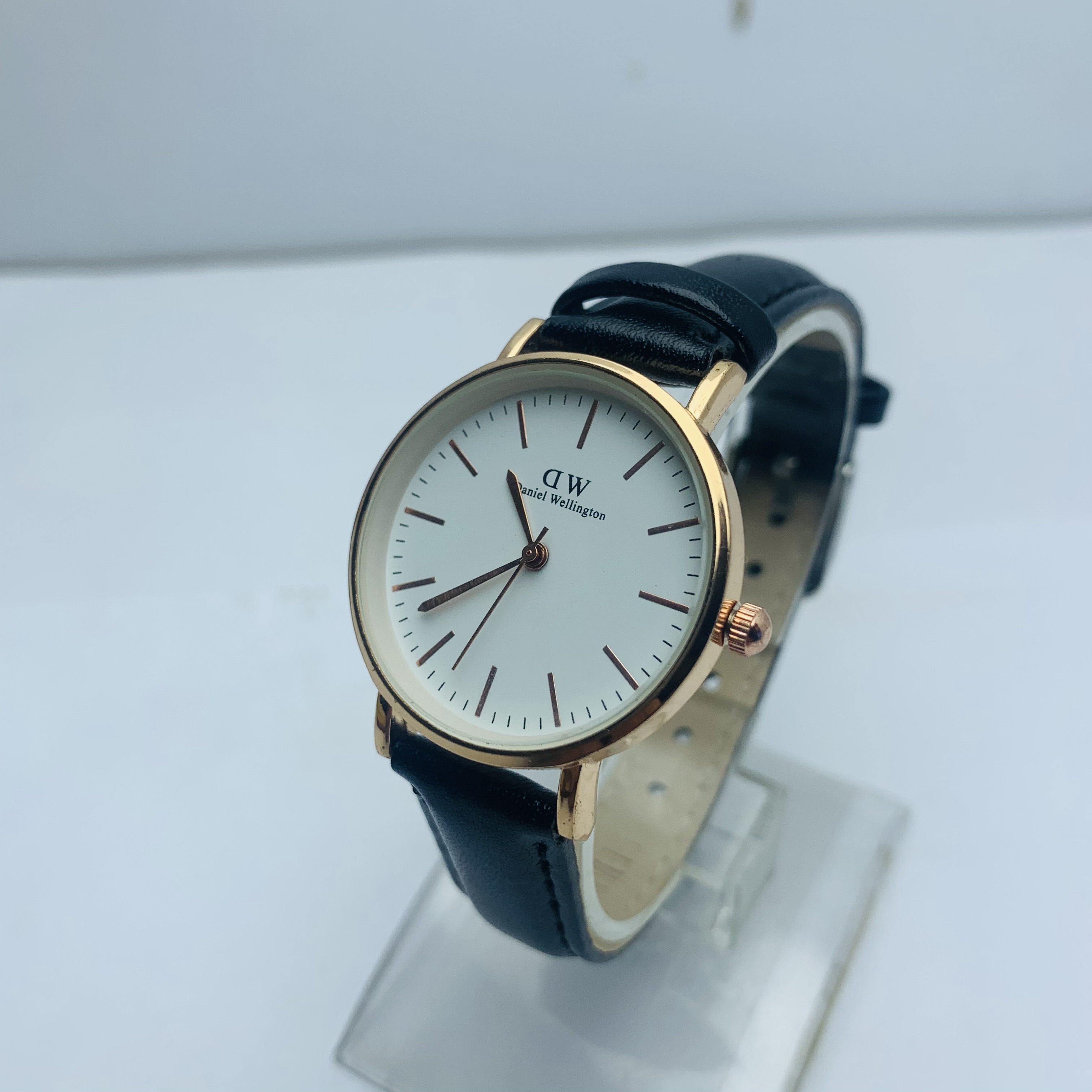 Casual design Round Shape Premium Leather Starp White And Rose Gold Dial Watch For Women - Sold By Time Plaza