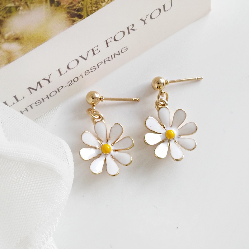 【Happy LifeStore】Cute Daisy Flower for Wo Sweet White yellow flower Long Pendant Earrings Female Jewelry Gifts
