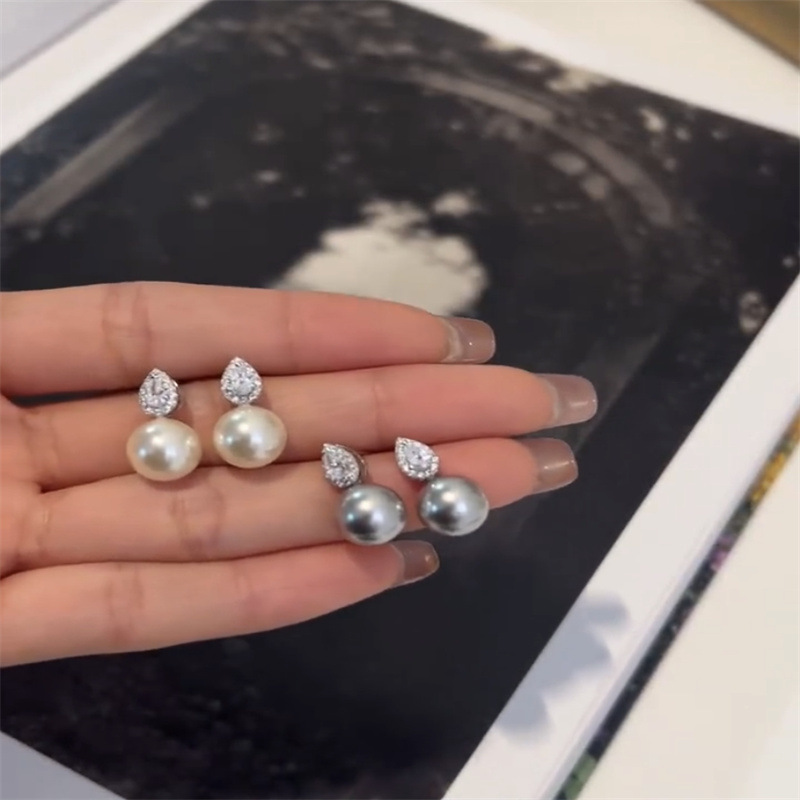 French light luxury glitter diamond real hemp gray pearl stud earrings women's simple and cold wind earrings niche design earrings