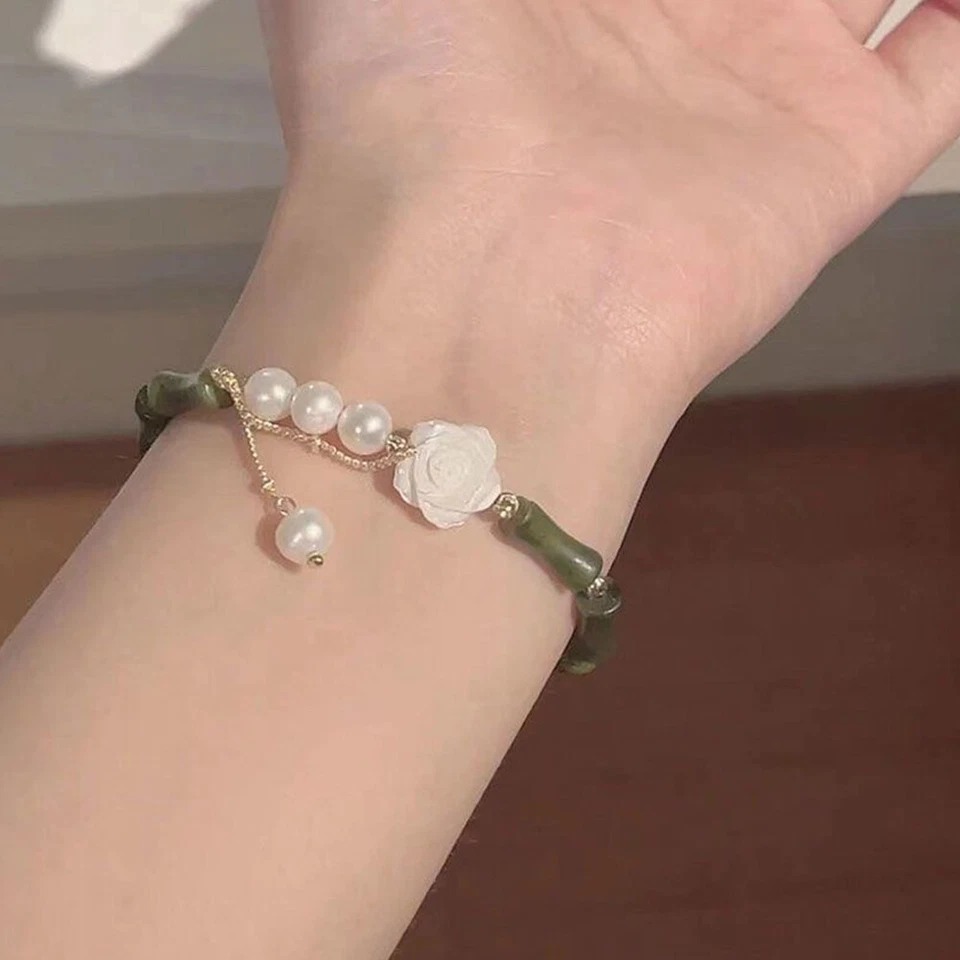 Green Jade Rose Bracelet for Women - Pearl Beaded Floral Bracelet with Dangle Charm, Vintage Korean Style Fashion Jewelry (1 Piece)