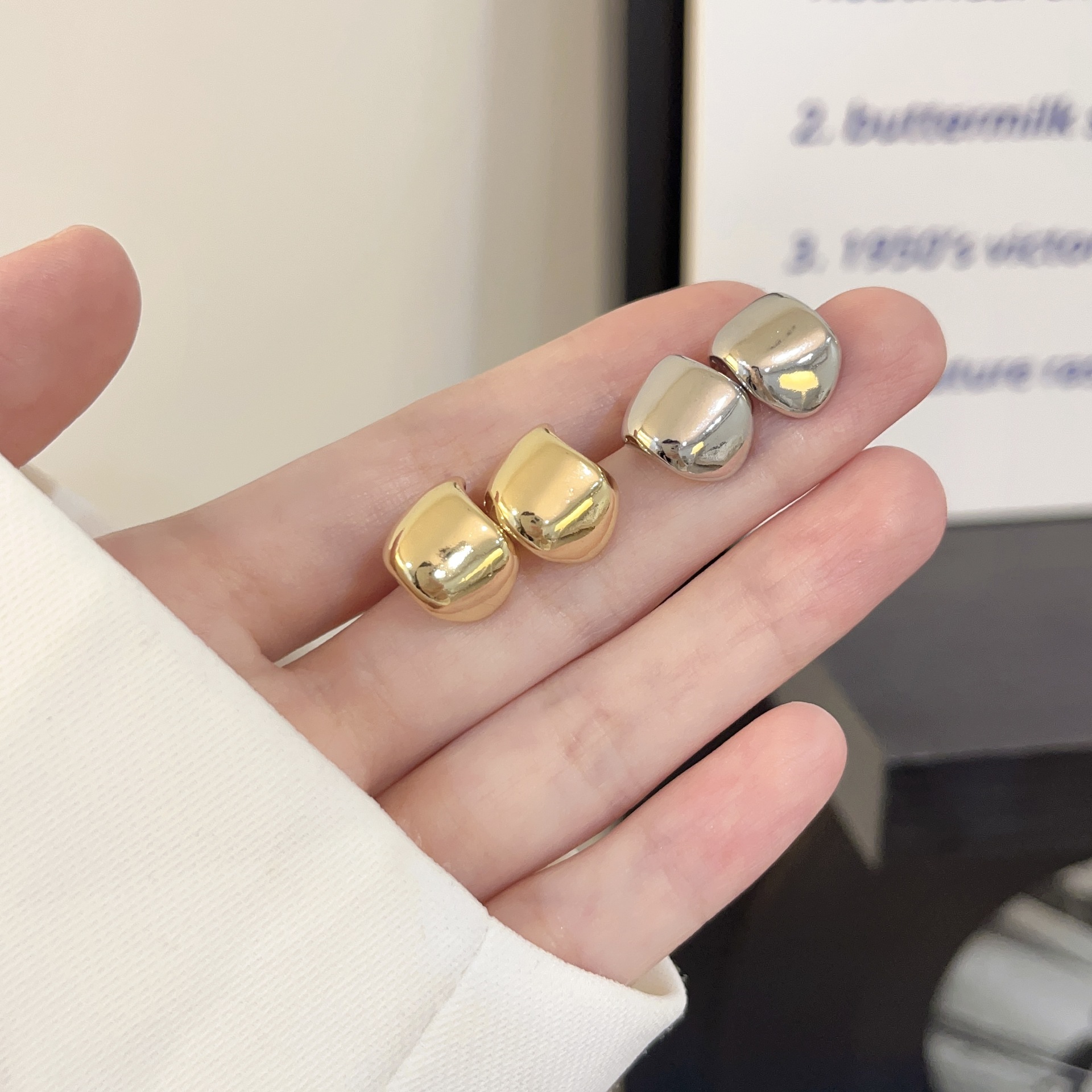 【Special offer】Simple Irregular Metal Earrings for Women Spring and Summer Retro Hong Kong Style Elegant Earrings 2023 New Fashion Earrings Ear Clip