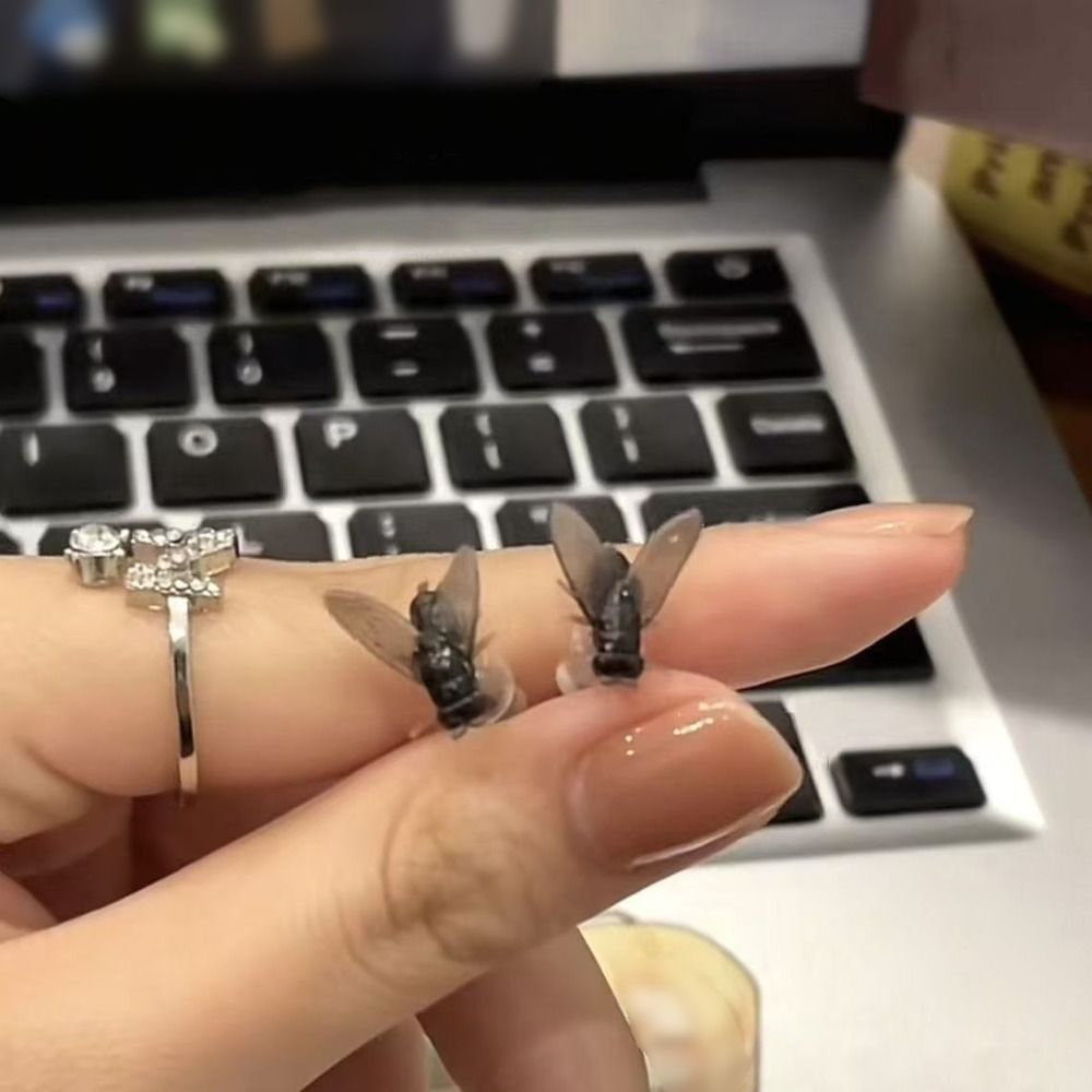 Cute Creative Flies Studs Earrings Prank Simulation Mini Fly Earrings Black Funny Mosquito Ear Stud Girls