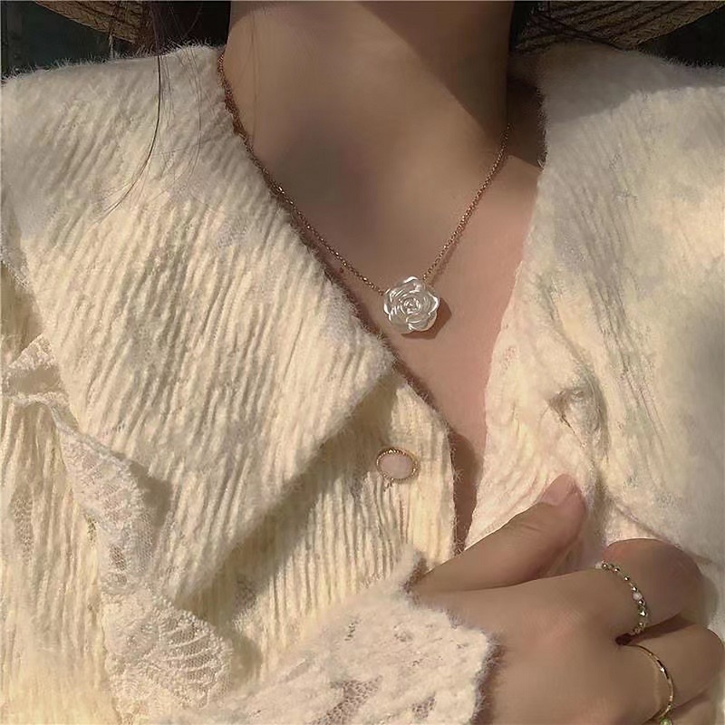 【Special offer】Japanese-Korean Style White Flower Pendant Necklace Simple Flower Women's Simple Elegant Niche Ins Cold Style Clavicle Chain