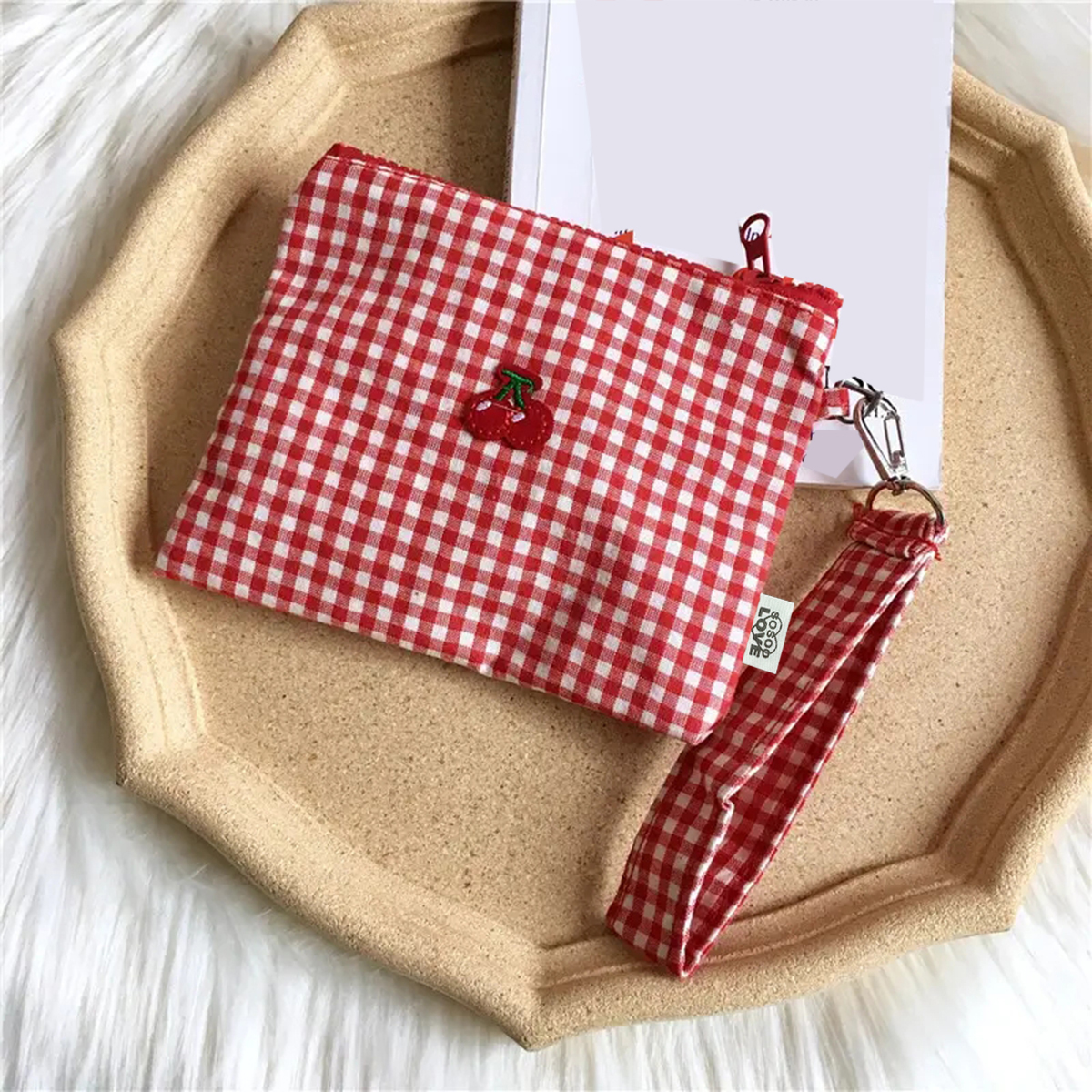 Vylon Red cherry canvas makeup bag, portable and easy to carry. Red plaid, large capacity cosmetic lipstick storage bag.