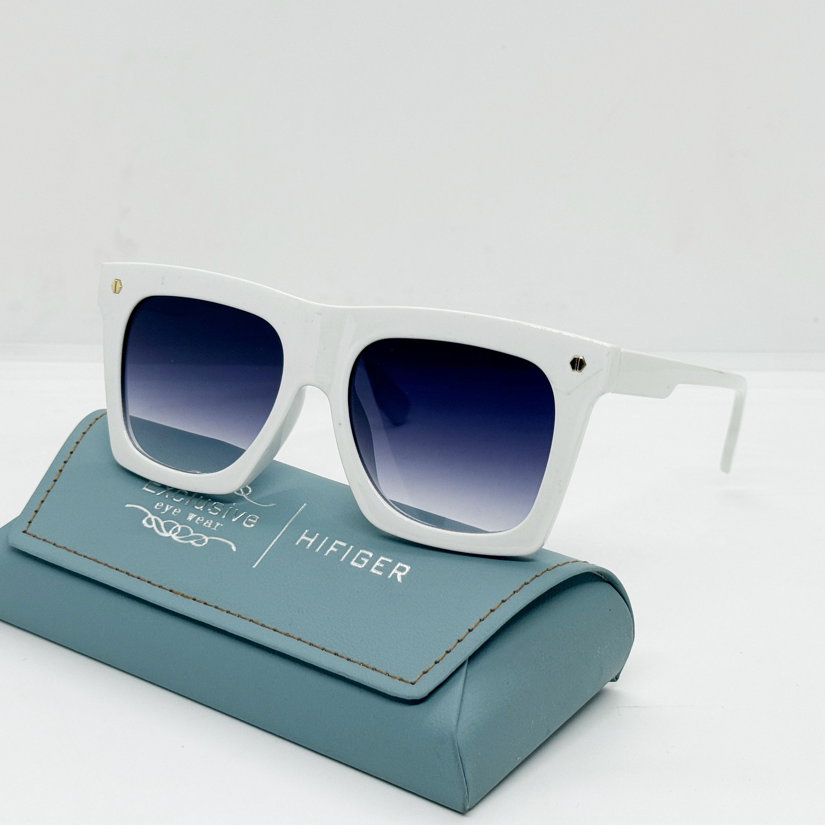 White Simple Thick-Edged Sunglasses Women's Fashionable Retro Avant-Garde Sunglasses Free Leather Cover