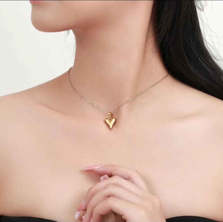 Charms Heart Charm Necklace | Dainty Gold-Plated Jewelry | Three-Dimensional Heart Pendant