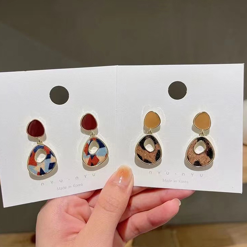 South Korea's Dongdaemun retro temperament, red earrings, colorful splicing, Internet celebrity stud earrings, 2022 new trendy girls