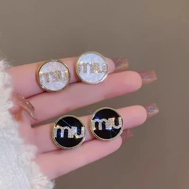 【Hottest Trends】Vintage Black Chanel Ear Studs Elegant High-end Earrings 2023 New Fashion Unique Round Earrings for Women