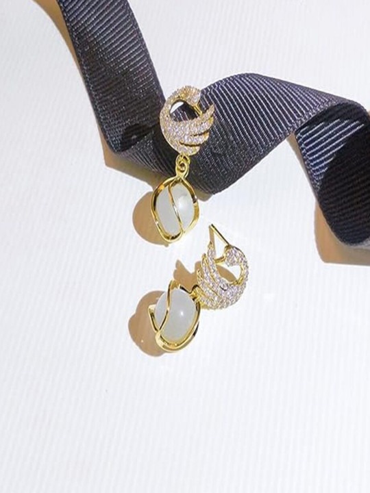 Earrings for girls Gold Plated Long Drop Pearl Korean Western Stylish Earring For Women