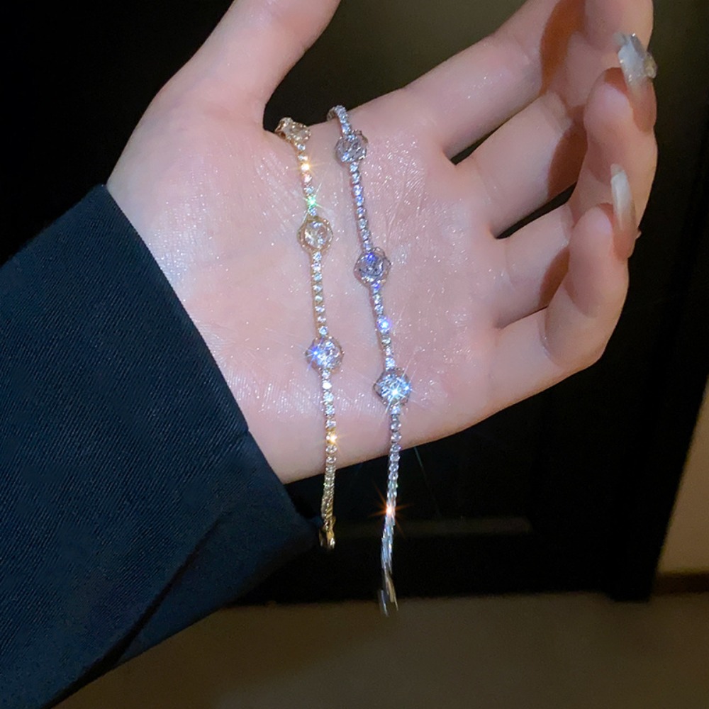 New Zircon Floral Pattern Bracelet Korean Style Luxury Temperament Geometric Bracelet Modern Simple Diamond Set Geometric Bracelet