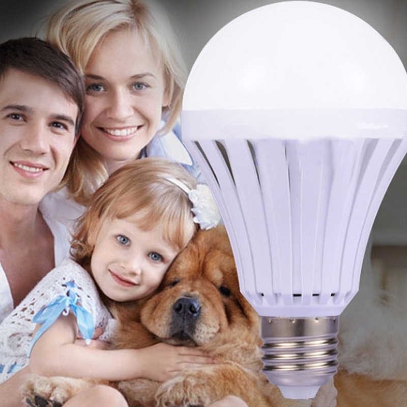 Profesional E27 LED Emergency Lamps Outdoor Camping Light Bulb Rechargeable Lamp 220V Light 7W 12W 15W Emergency Lighting Bulb Equipment