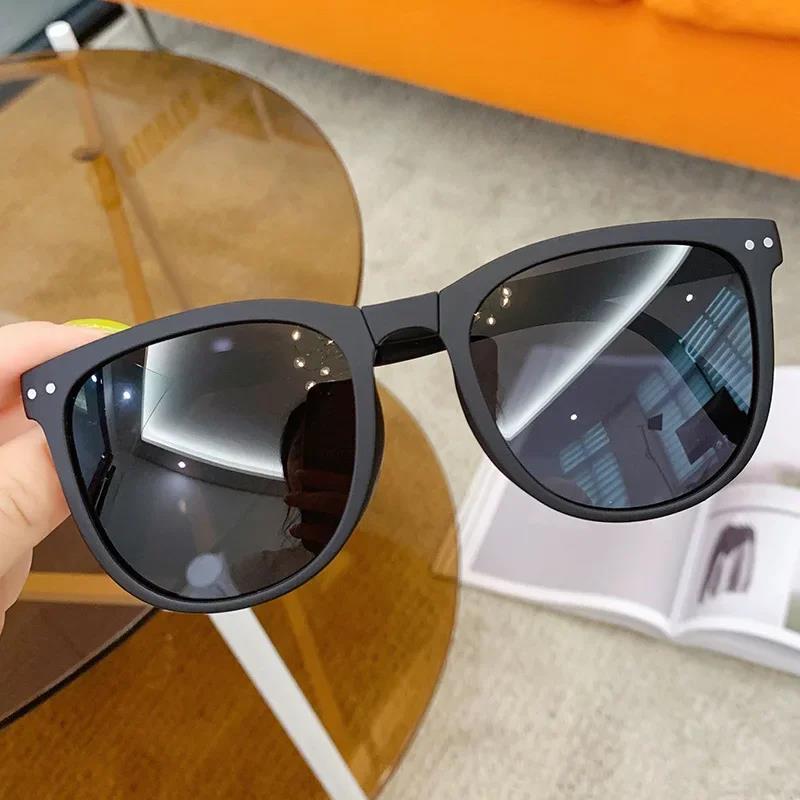 Big women summer, sunglasses sunscreen ultra fashion ultraviolet sunglasses foldable anti-lightweight portable fit size