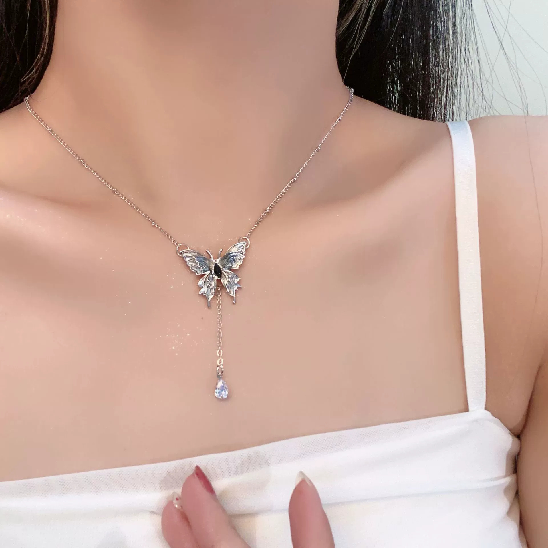 【Mega Sale】Cross Zircon Pin Women's 2024 Cool Accessories Light Luxury Niche High-end Clavicle Chain