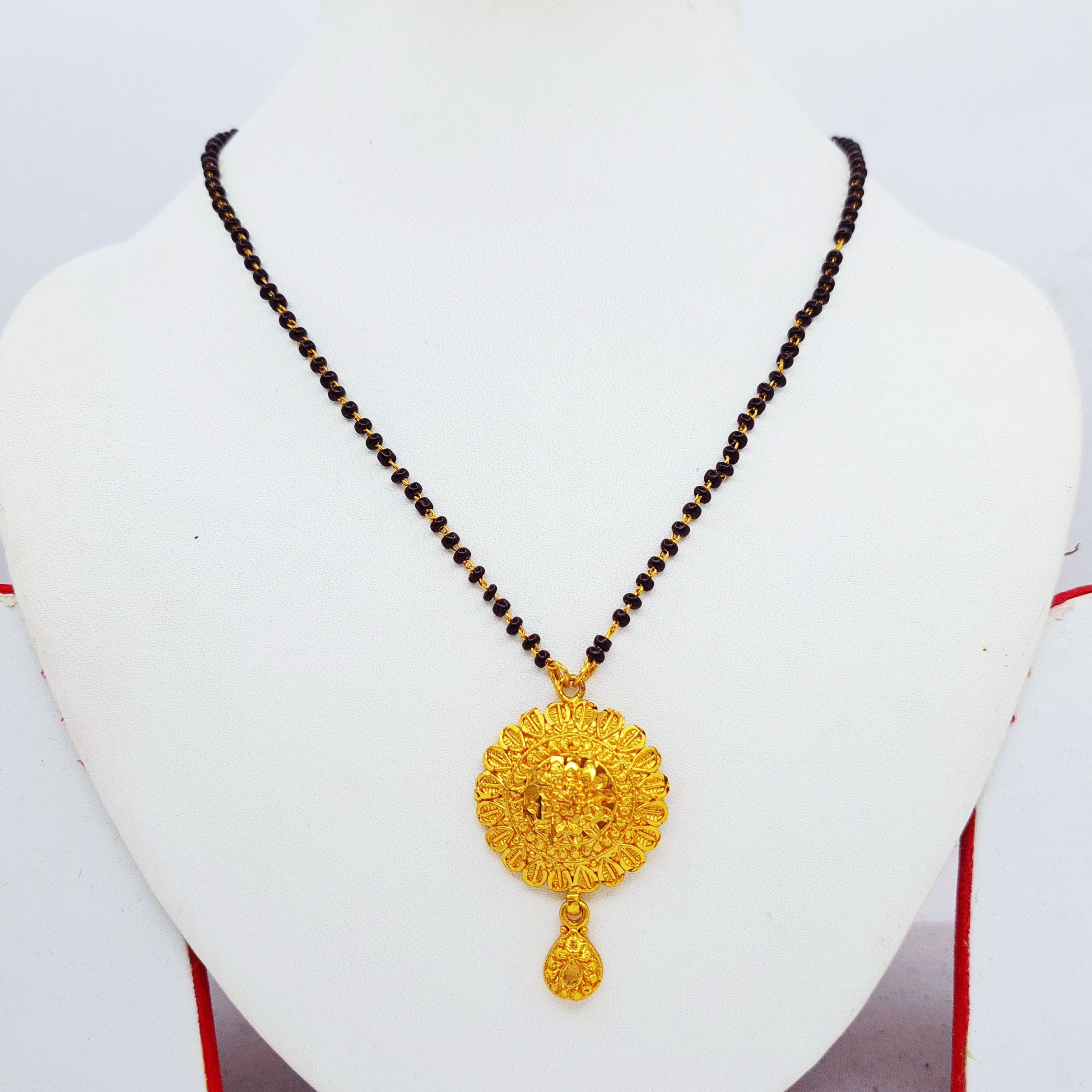 Pendant Mangalsutra For Married Women | Mangalsutra Design Indian Mangalsutra Nepali Mangalsutra 45 Cm Mangalsutra Black Chain Mangalsutra For Mother Crystal Mangalsutra For Wife Short Mangalsutra for Dailyuse Round Pendant Mangalsutra For Marriage