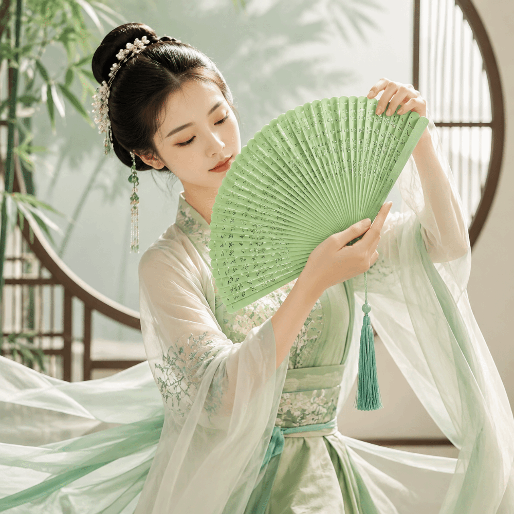 Creative Elegant Folding Bamboo Fan Portable Handmade Retro Hand Fan Antique Lightweight Classical Folding Fan Photography Props
