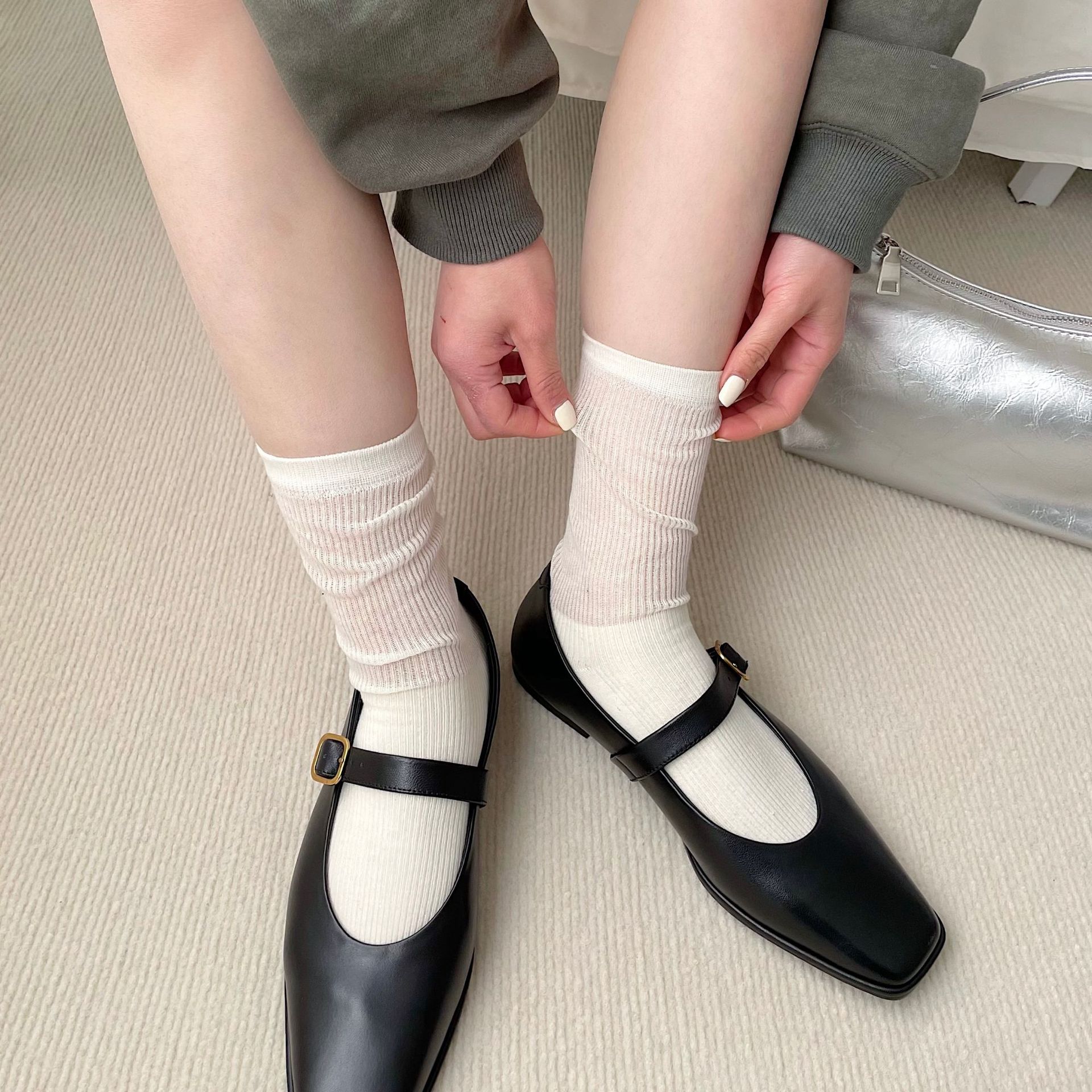 Home lazy, simple, simple, solid color socks, breathable, pile socks, long ins, trendy white, versatile, black JK socks