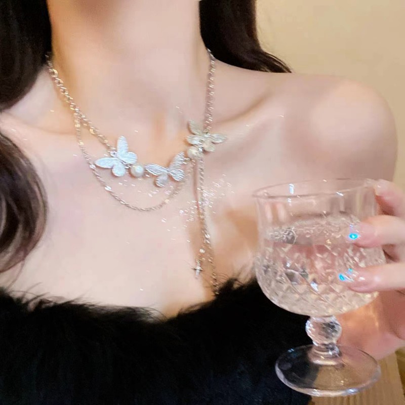 【Mega Sale】Cold Wind Pearl Butterfly Double-layer Necklace Temperament Su Mang Star Clavicle Chain Ins Sweet Cool Jewelry