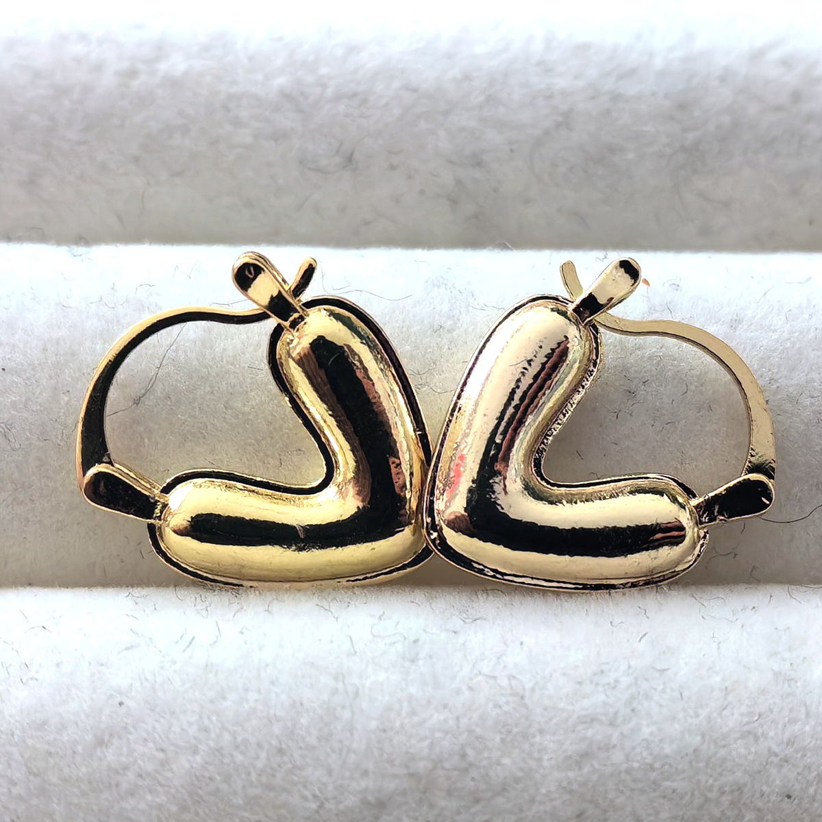 【Top-notch quality】2023 High-grade Sense Metalic Earrings Light Luxury Niche Design Sense Earrings Tide Ear Ring