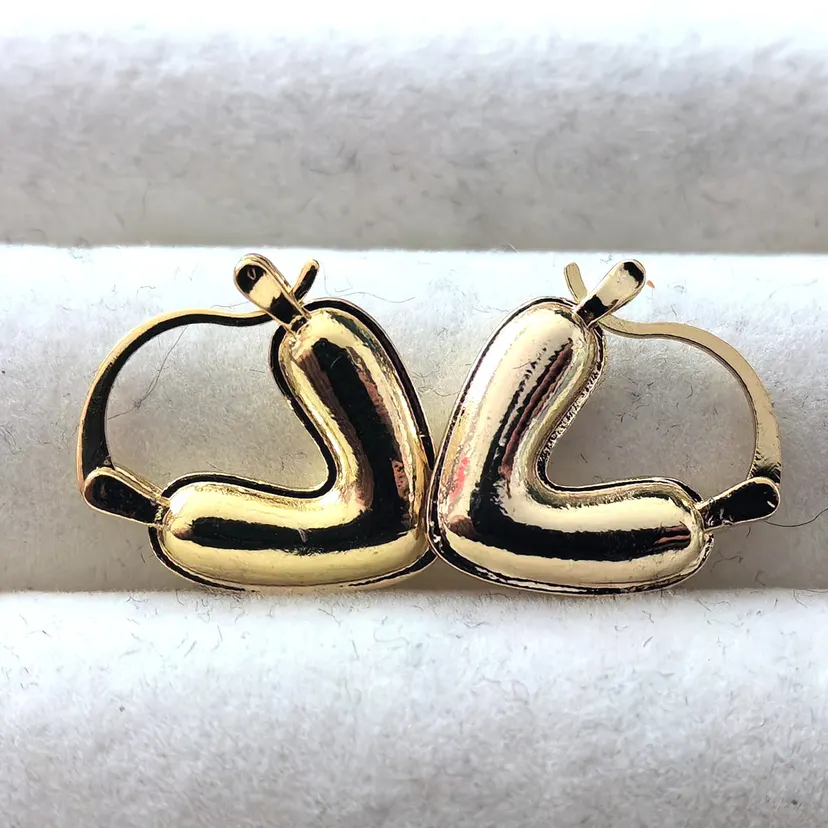 【Top-notch quality】2023 High-grade Sense Metalic Earrings Light Luxury Niche Design Sense Earrings Tide Ear Ring