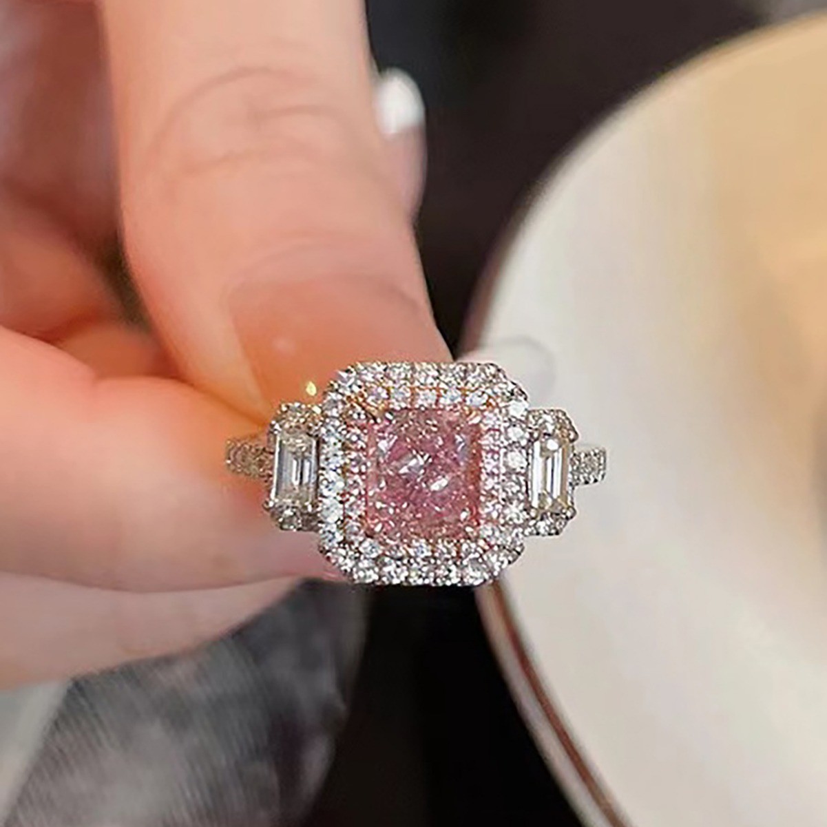 Fresh princess pink luxury glitter diamond pink diamond ring female high-end niche super flash micro-set zircon square index finger ring