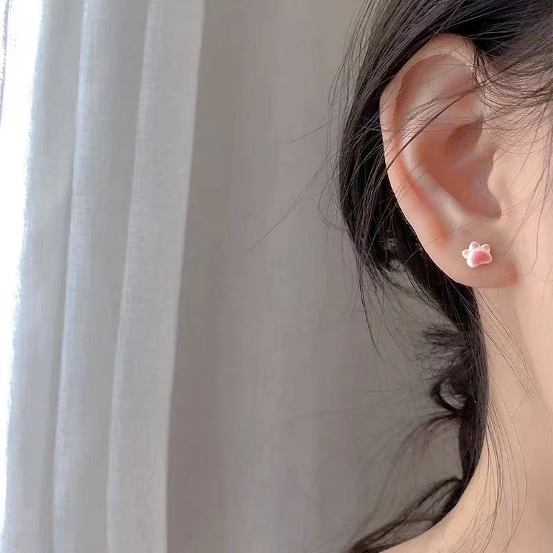 【New Arrivals】925 Imitation Silver Cat Claw Earrings Female Small Pink Student Earrings Cute Sweet Ceramic Cat Earrings Kid Cat Claw