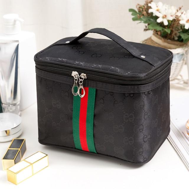 FASHION WHOLESALE - NEW TRENDY 2025 MAKEUP STORAGE AND ORGANSIER BAG.