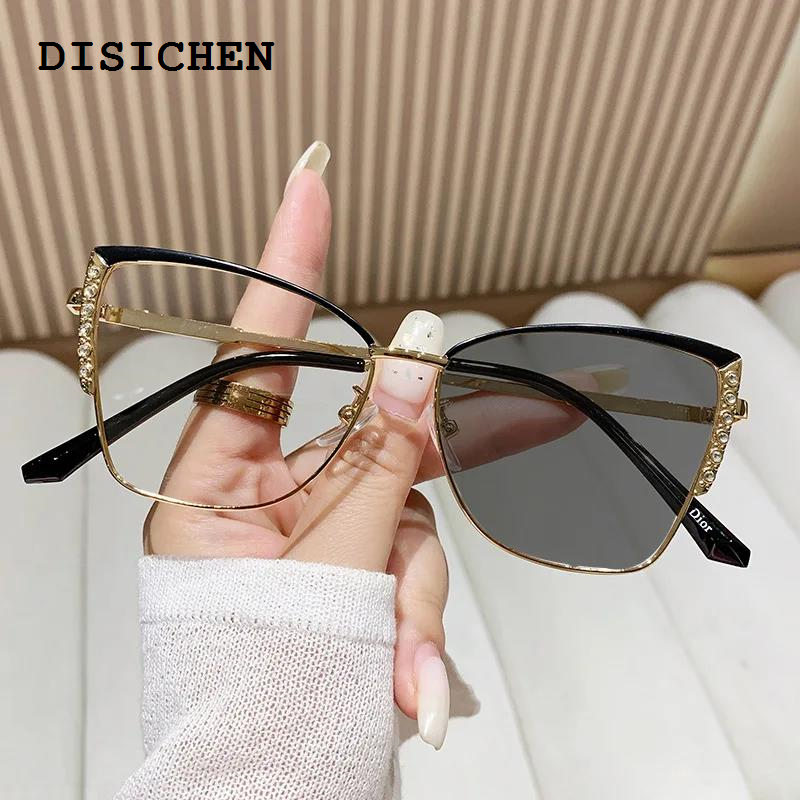 DISICHEN Special Fashion Cat Eye Anti Blue Light Photochromic Glasses Women Vintage Triangle Metal Frame Color Change Eye Protection Spectacles