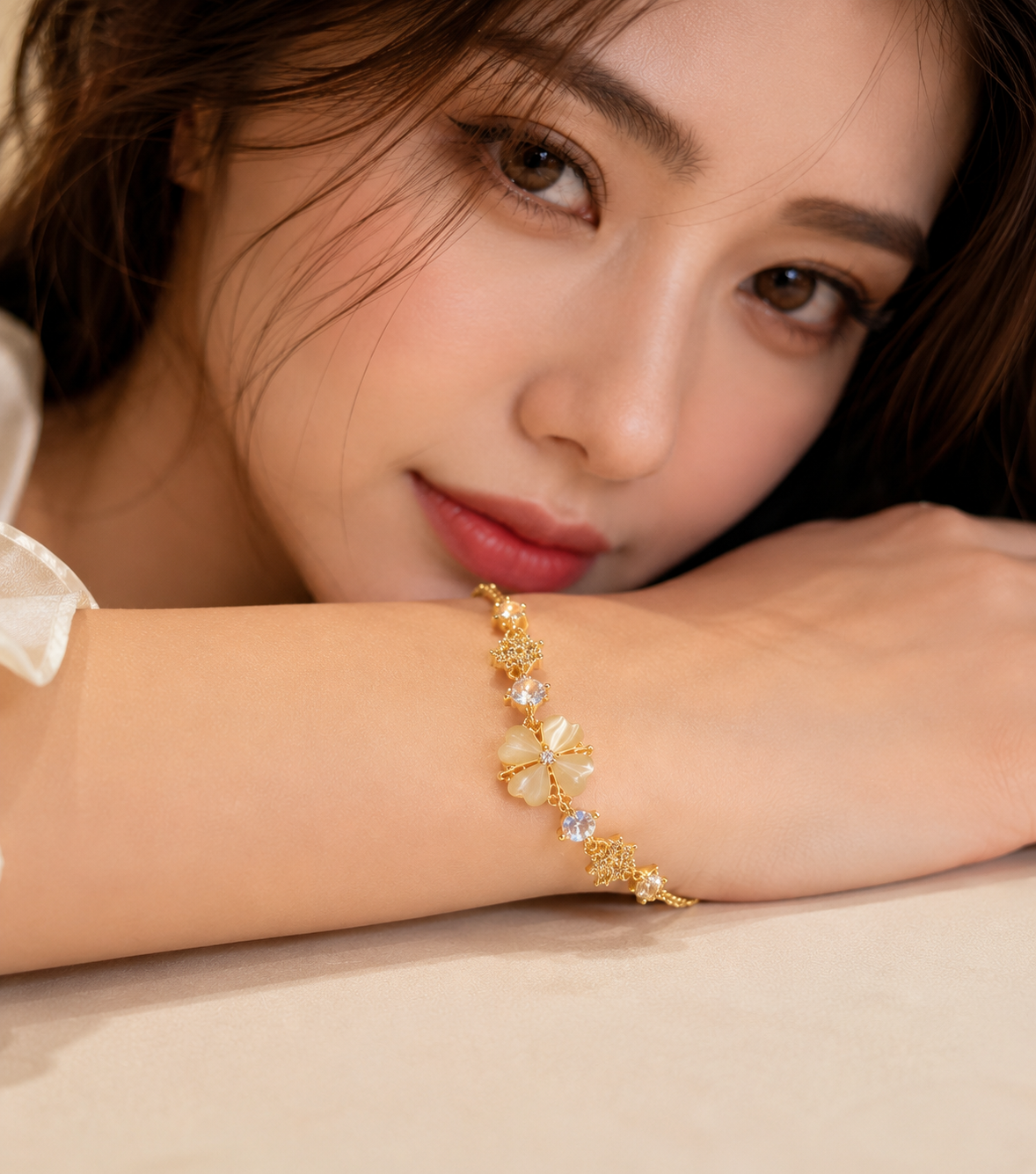 Flower Petal Design Cat's Eye Stone Ring Bracelet with Cubic Zirconia, Versatile for Weddings and Everyday Wear - Beautiful Bracelet For Smart Girls/Women.