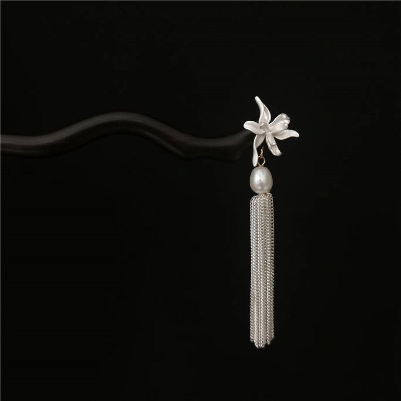 Iris Flower Hairpin for Women New Chinese Style Simple Black Ebony Hairpin Original Design Cool Feeling silver Tassel Hairpin Hair Accessory