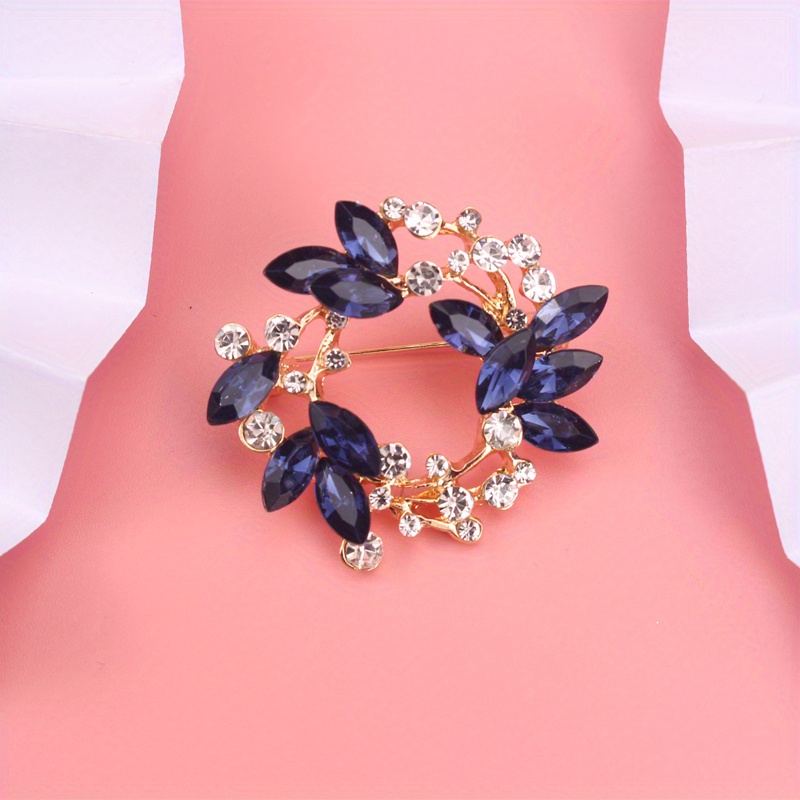 1 Piece Of Luxurious Floral Wreath, Exquisite Brooch And Pin Jewelry, Combining Retro Elegance With Unique Design, Embellishing Various Scenes Such As Scarves, Jackets, Bags, Etc., Ideal For Wedding Parties, Holiday Gifts, And More