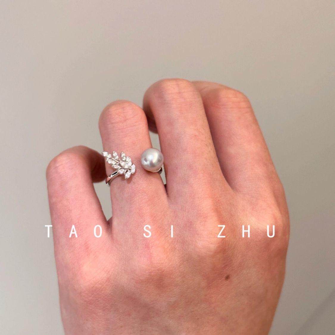 【Mega Daughter Gold High-end Refined Autumn and Retro Elegant Pearl Zircon Adjustable Women's Open Ring