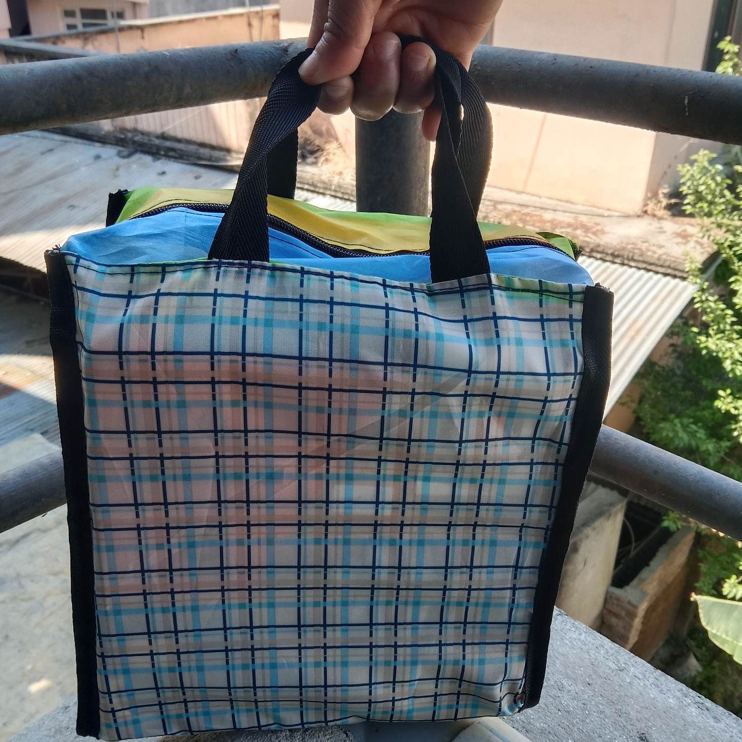 Lunch Box Carry Bag ,Size L24cmxB12cmXH24cm