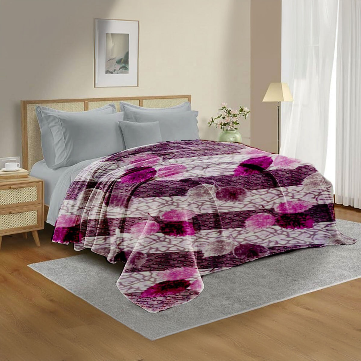 Extra Soft Polar Blanket 0.5Kg And 7x8 King Size White Fur Desgin At Corners Comes With A Durable Bag