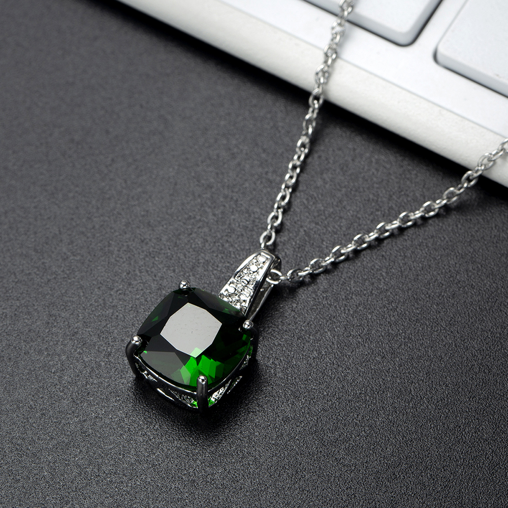 【Pocket king VOX】Luxury Female Crystal Green Zircon Stone Necklace Cute Wedding Necklace Square Pendants Necklaces For Wo