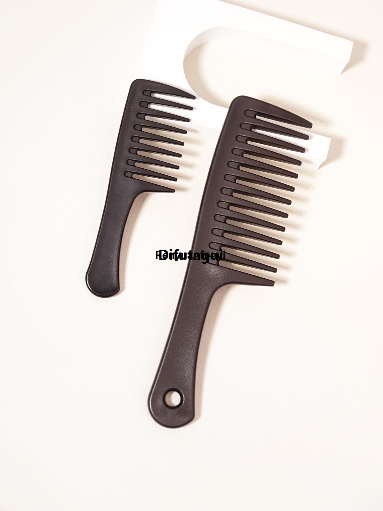 Difutagui 2PCS thick and wide toothed comb, plastic heat-resistant Fifty percent Profesional discount and durable, anti-static and wrinkle free hair comb