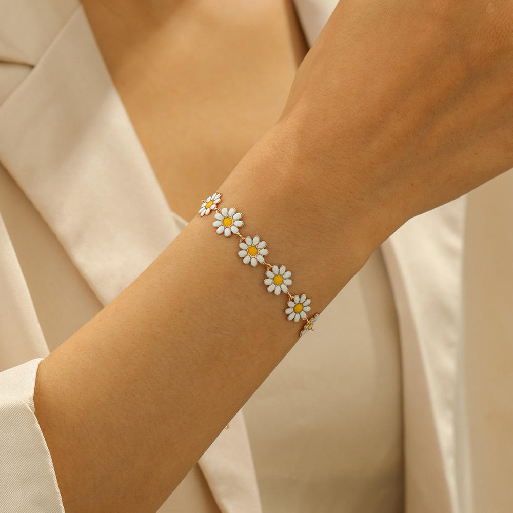 Daisy Flower Bracelet Metal Chain Bracelet Fashion Charm Bracelet Vintage