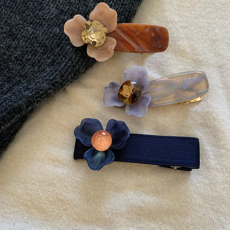 Korean vintage white blue purple frosted flower side clip three-dimensional petal crystal bangs duckbill clip hairpin
