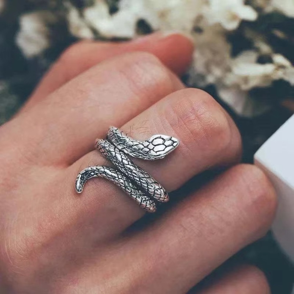 Light Gothic Snake Ring Retro Adjustable Opening Ring Elegant Unisex Banquet Jewelry Niche Accessories