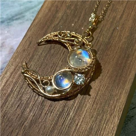NEW Design small gold-plated imitation 2024] unique [place crescent moon carat moonstone pendant necklace ladies light luxury Ins public sense