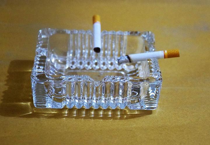 Large Glass Ashtray for cigarette cigar, Clear Crystal Ash trays Outdoor Glass Spuare Ashtrays