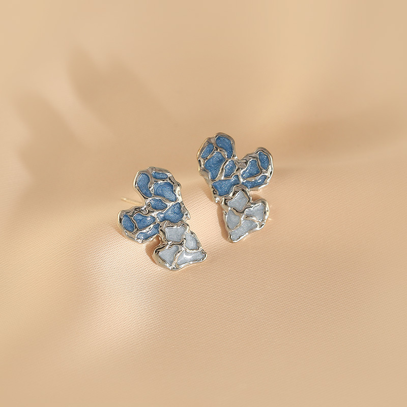 【Hottest Trends】New Contrast Color Blue Love Earrings Women's Unique Design Sense Niche Earrings Super Fairy Vintage Autumn and Winter Peach Heart Earrings
