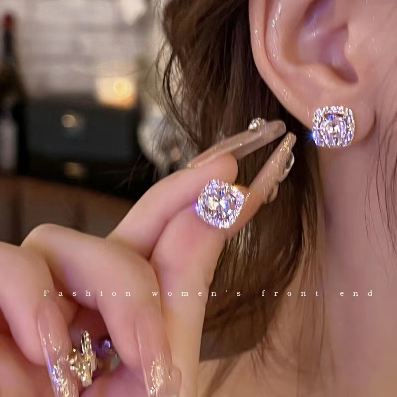 【Mega Sale】Light Luxury New Silver Needle Earrings Sleeping No Women's Flash Diamond Crystal Cute Earrings