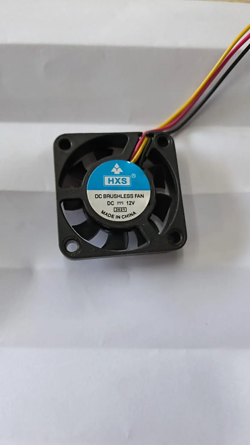 1.5 INCHES 4 CM*4 CM *1.5 CM DC BRUSHLESS FAN 12V