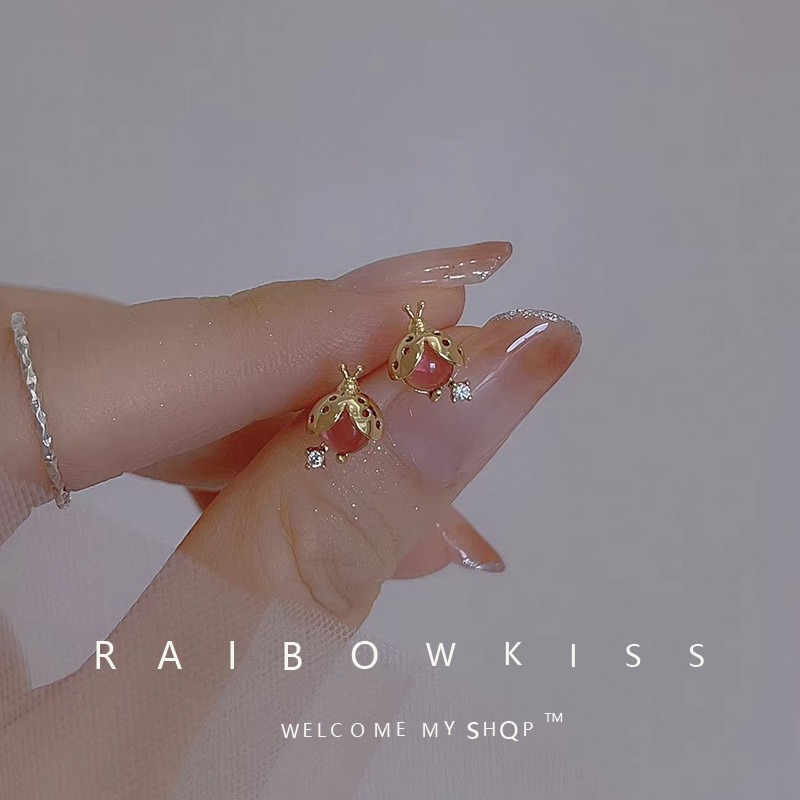 【New Arrivals】Cute Ladybug Earrings Women's Simple Niche Personality Creative Small Animal Earrings Autumn New Color Insect Earrings