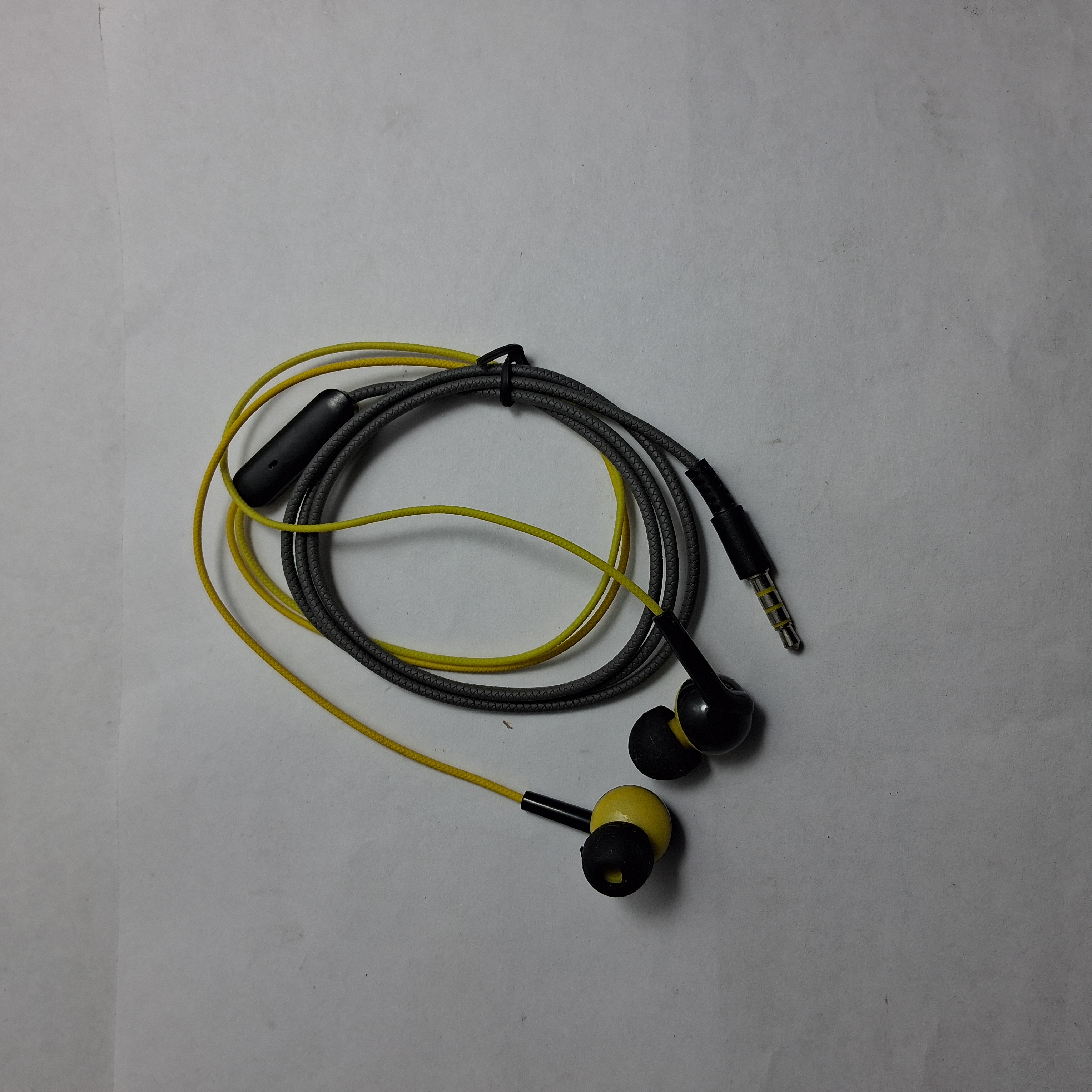 Premium Sound Quality Eairphone
