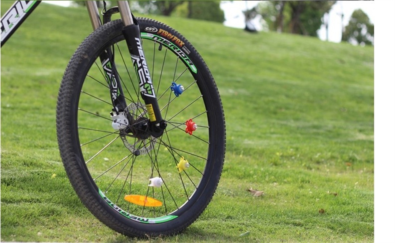 NEW 1 Piece Led Safety Silicone Ring Suit For Helmet Bike Frame Spokes Seat Night Walk Jogging