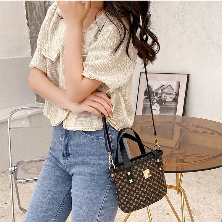 Women's Bag New Spring Summer Vintage Crossbody Bucket Bag Handheld Printed Bucket Bag Wholesale