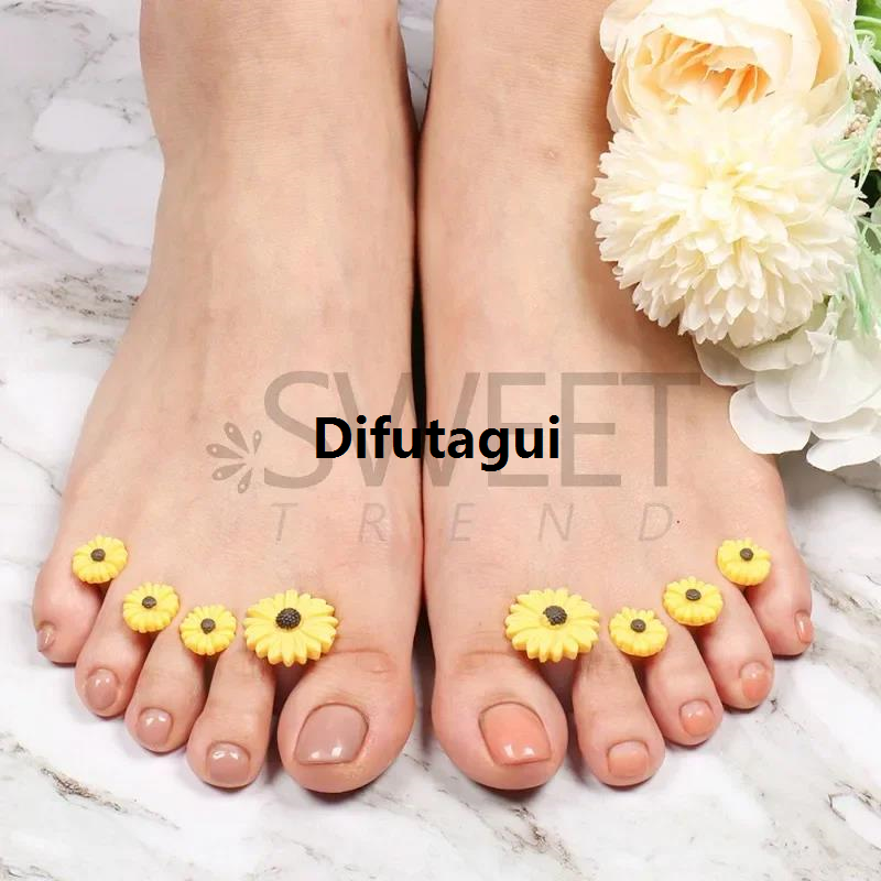 Difutagui 8 Pcs/Pack Silicone Toe Separator Cute Soft Pedicure Tools Daisy Original Flower Heart Rhinestone Foot Finger Separator Care Tools